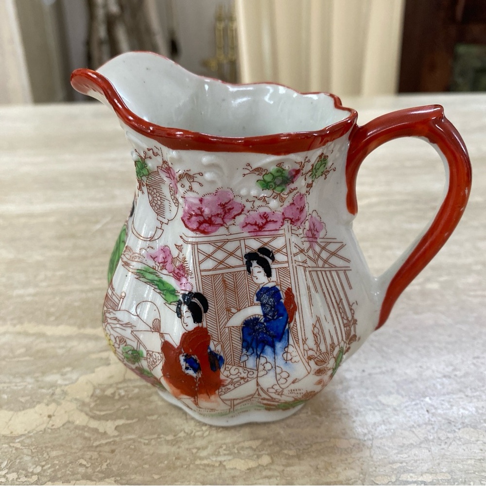 Elegant Red and White Porcelain creamer planter Asian Geisha